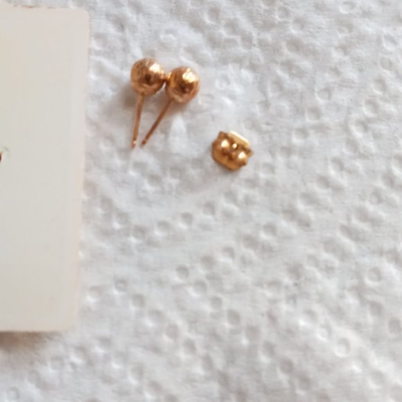 14kt Gold Stud Earrings - Picture 6 of 8
